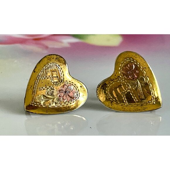 Unbranded Jewelry - Vintage 1940s Screw Back Heart Earrings Etched Floral Sterling Gold Vermeil